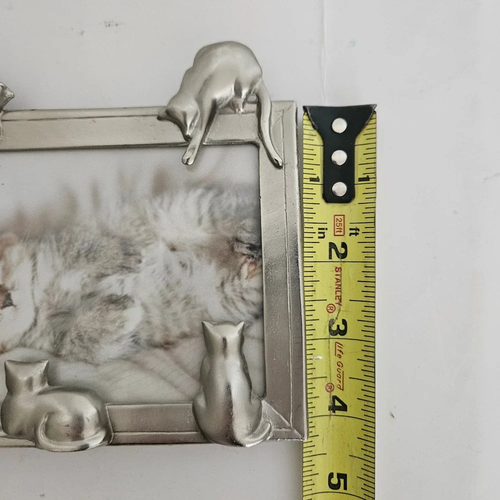 Silver-tone Pewter 3D Cat Picture Frame Whimsical Feline Tabletop Decor 4x6